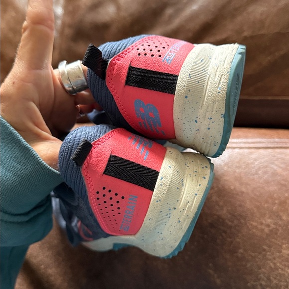 New Balance Women's Nitrel V3 trail running shoes in the blue and pink colorway - Picture 3 of 8